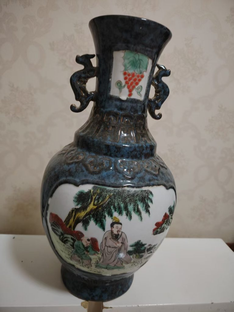 图片[1]-雍正年制《窑变釉开窗粉彩人物螭龙耳瓶》-嘉诚艺术