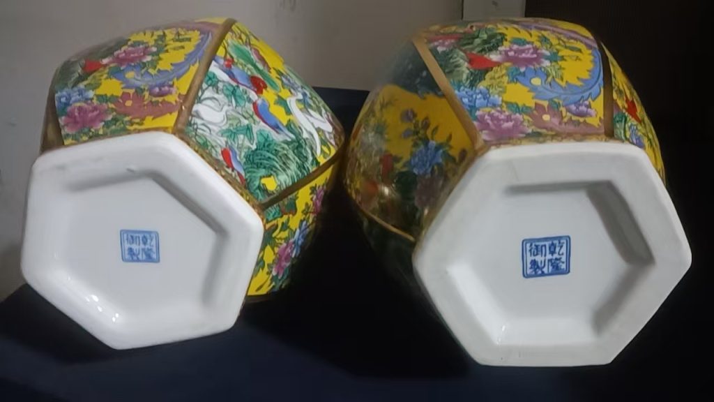 图片[2]-乾隆年制《黄地珐琅彩花鸟纹六方瓶》一对-嘉诚艺术