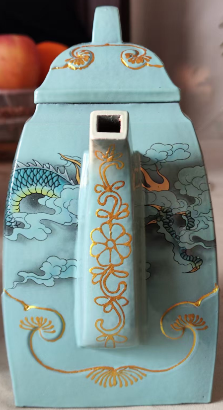 紫砂胎珐琅彩描金云龙纹汉方壶